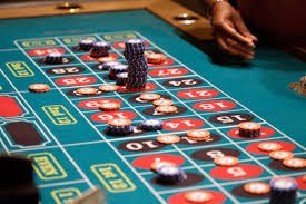 Slot games and esports on lunatogel apk platform